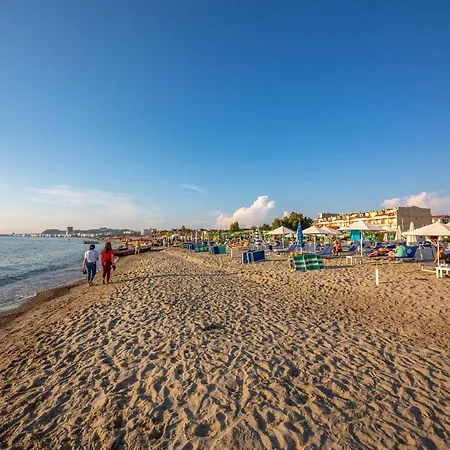 Venezia 3* غوليم